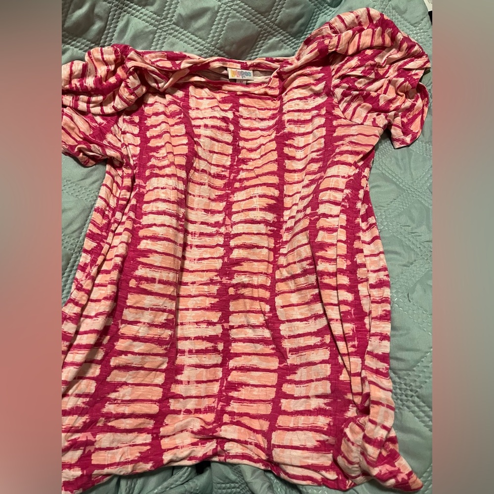 LuLaRoe Pink & White Olive Top Size Medium
